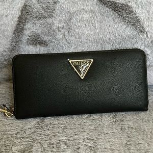 Guess long wallet